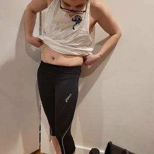 5/$28 Asics XS Black Capri Spandex 🔥